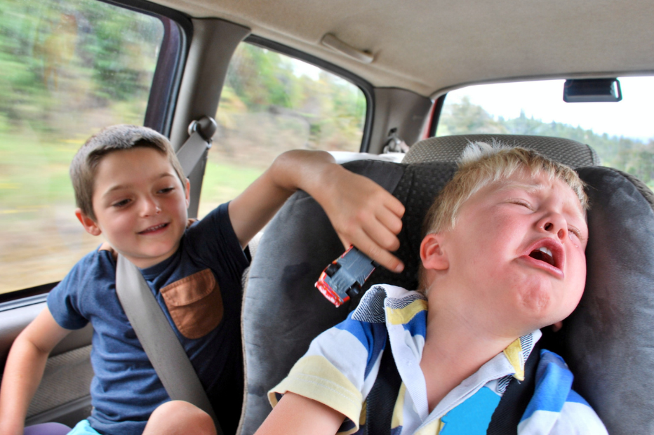 Jak zabavit děti při dlouhé cestě autem